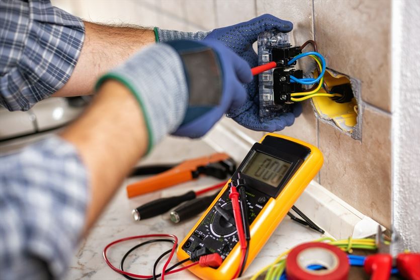 Montaż i serwis instalacji elektrycznych, Władysław Zając Kris Elektro, Kraków